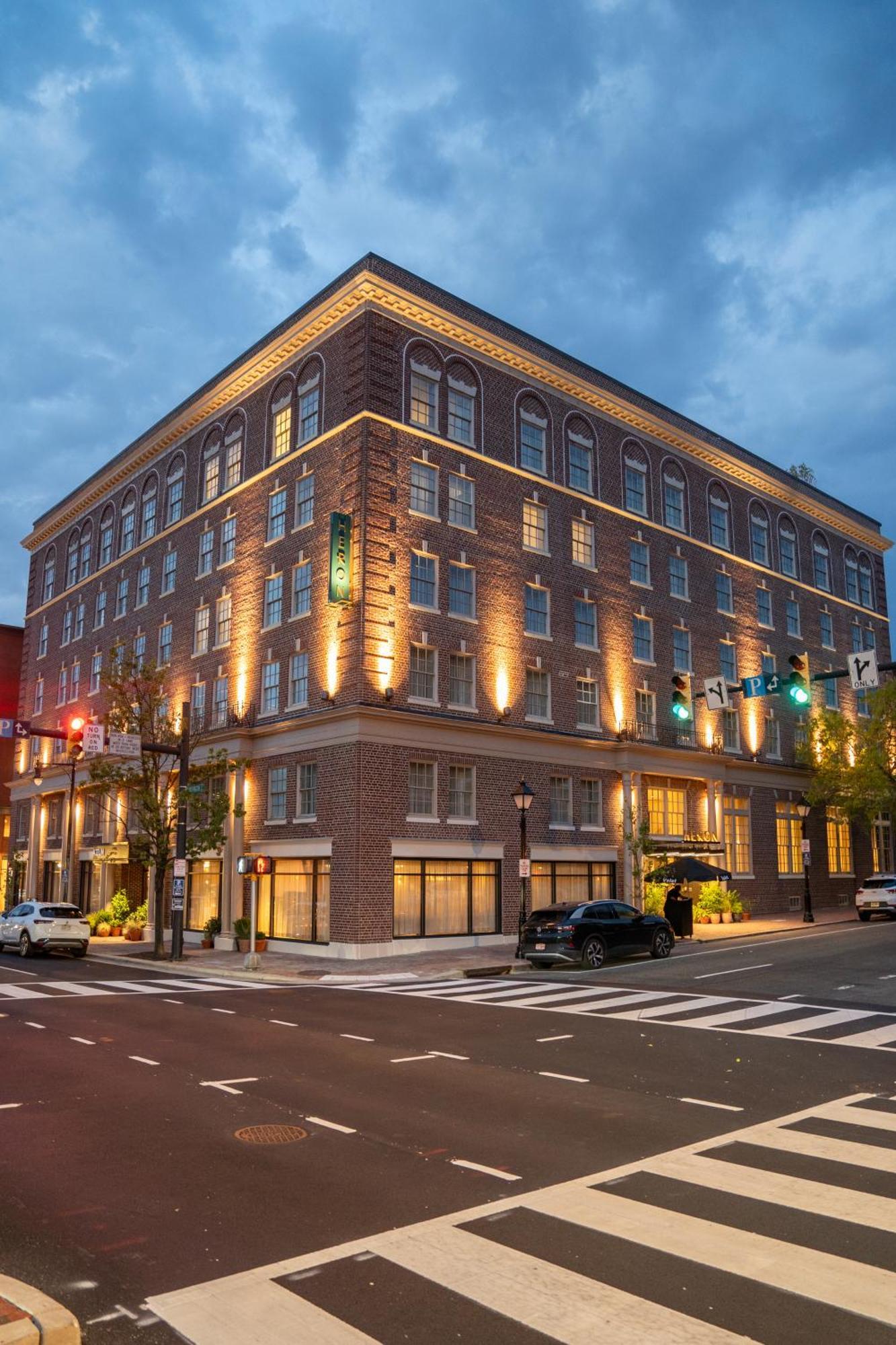 Hotel Heron Old Town Alexandria Esterno foto